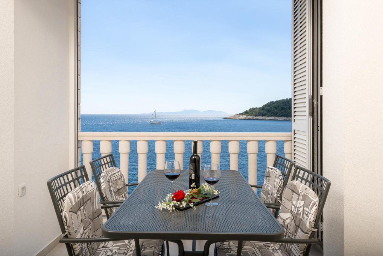 Luxury Bellavista Amazing Sea Holidays With Private Beach & Parking Milna  Exterior photo