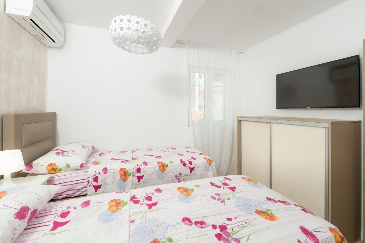 Luxury Bellavista Amazing Sea Holidays With Private Beach & Parking Milna  Exterior photo