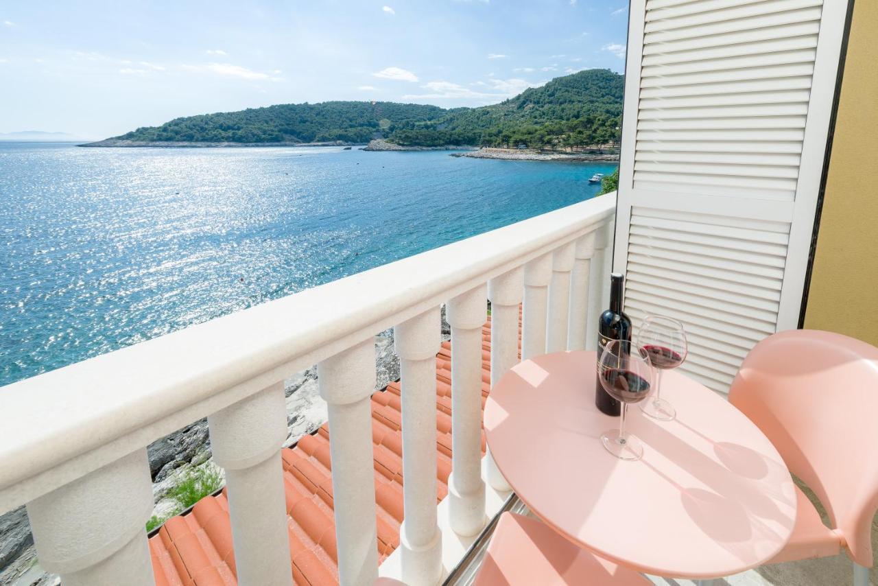 Luxury Bellavista Amazing Sea Holidays With Private Beach & Parking Milna  Exterior photo